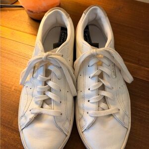 ✨MOVING SALE!✨Adidas Classic White Leather Sneakers